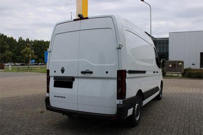 Renault Master L2H2 Extra AT9