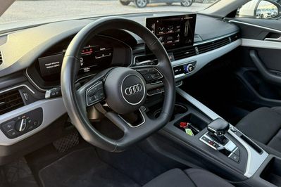 Audi A4 35 TFSI mHEV S Line S tronic