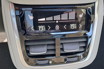 Volvo XC90 T8 AWD Plug-In Hybrid Ultra Bright 7os