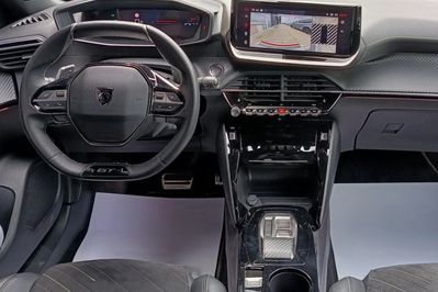 Peugeot 2008 1.2 Puretech Gt S&S EAT8