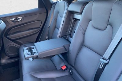 Volvo XC60 B5 B AWD Plus Dark aut