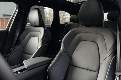 Volvo XC60 T6 Plug-In Hybrid AWD Ultra Black Edition