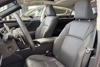 Lexus ES 300h Business Edition