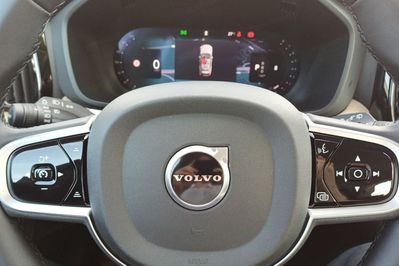 Volvo XC60 B5 B AWD Plus Dark aut