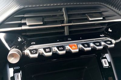 Peugeot 2008 Edition e-DCS6 PureTech mHEV