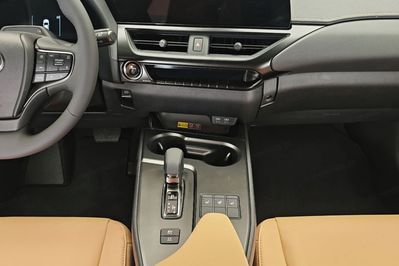 Lexus UX 300h F Sport Design 2.0 Hybrid Dynamic Force