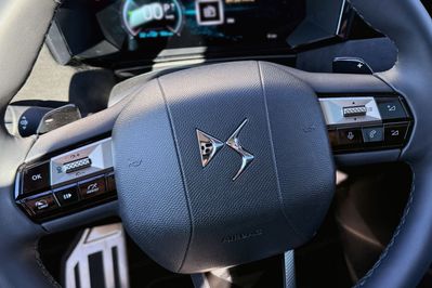 DS N°4 E-Tense Étoile Alcantara  58.3kWh
