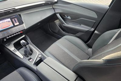 Peugeot 308 PureTech Allure Pack S&S EAT8