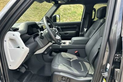 Land Rover Defender 110 3.0 D250 X-Dynamic HSE