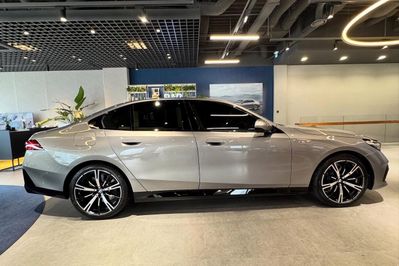 BMW Seria 5 530e xDrive M Sport