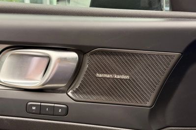 Volvo XC40 B3 Plus Dark