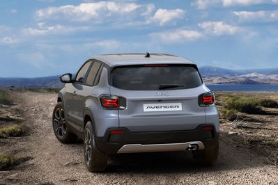 Jeep Avenger Summit 1.2 mHEV e-DCT6