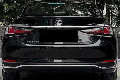 Lexus ES 300h Prestige