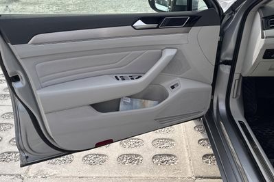 Volkswagen Passat Elegance 2.0 TDI DSG