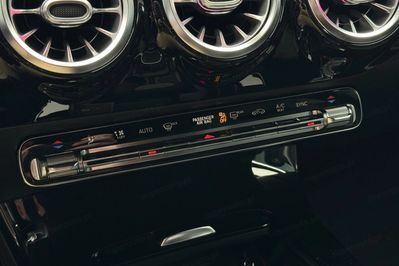 Mercedes CLA 200 AMG Line 7G-DCT