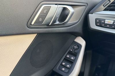 BMW Seria 2 218i Advantage