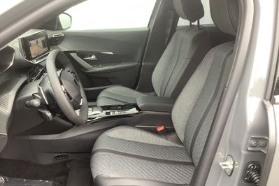 Peugeot 2008 ALLURE 1.2 mHEV e-DCS6