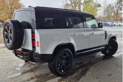 Land Rover Defender 110 D240 SE