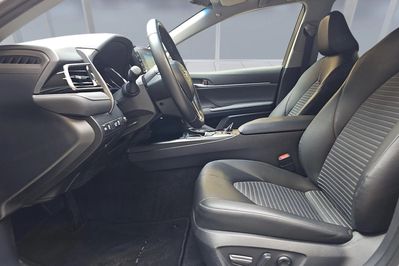 Toyota Camry 2.5 Hybrid Prestige