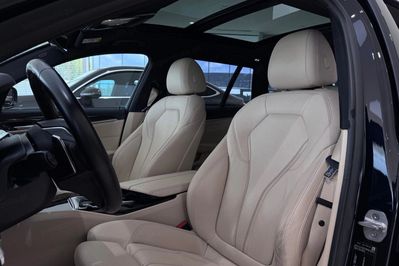 BMW Seria 5 530i xDrive M Sport sport