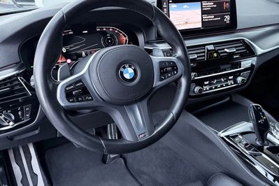 BMW Seria 5 Touring 530i xDrive M Sport