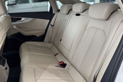 Audi A4 40 TFSI mHEV Advanced S tronic