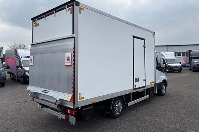 Iveco Daily 35S18 Hi-Matic 8EP Kontener + Winda
