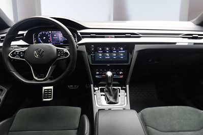 Volkswagen Arteon 2.0 TSI R-Line DSG