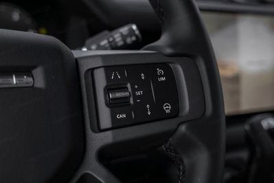 Land Rover Defender 110 D350 X-Dynamic SE