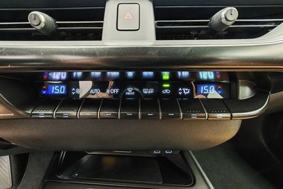 Lexus UX 300h F Sport Design 2.0 Hybrid Dynamic Force