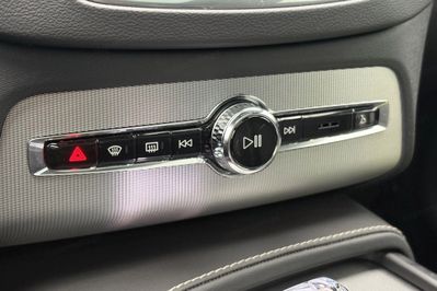 Volvo XC90 T8 AWD Plug-In Hybrid Ultra Dark 7os