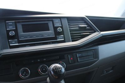 Volkswagen Transporter TDI L2H1