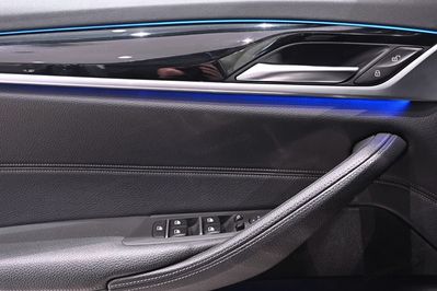 BMW Seria 5 520i Sport Line