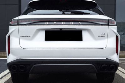 Omoda 9 1.5 Super Hybrid Exclusive AWD