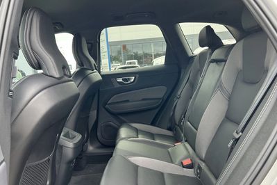 Volvo XC60 B4 B Plus Dark aut