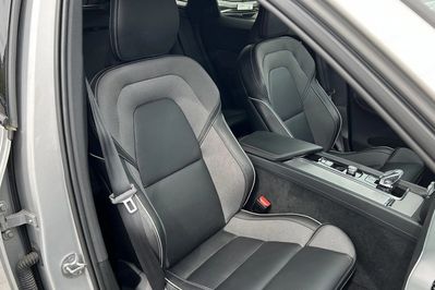 Volvo XC60 B4 B Plus Dark aut