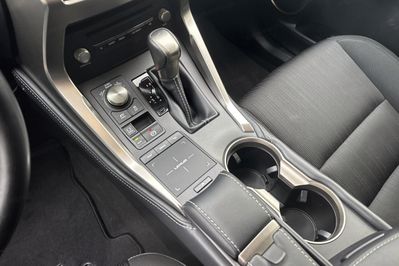 Lexus NX 300h Business Edition AWD