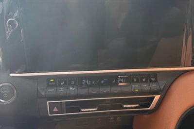 Toyota Camry Executive 2.5 Hybrid Dynamic Force