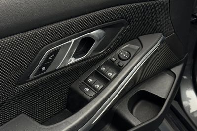 BMW Seria 3 318i aut