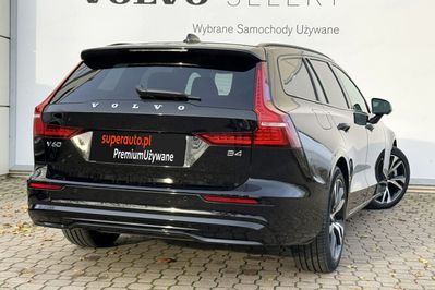 Volvo V60 B4 B Plus Dark