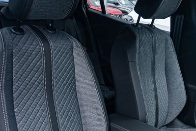 Peugeot 2008 Allure e-DCS 1.2 mHEV