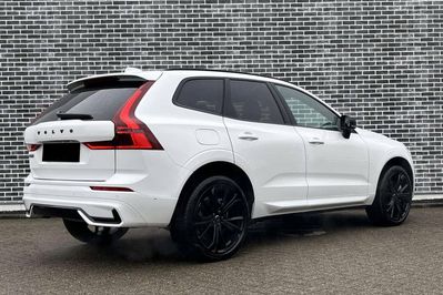 Volvo XC60 B5 AWD Ultra Black Edition