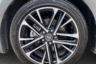 Toyota Camry 2.5 Hybrid Dynamic Force Executive e-CVT
