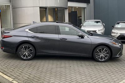 Lexus ES 300h Business Edition 2.5 E-CVT