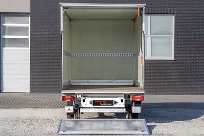 Volkswagen Crafter Kontener 8EP + Winda