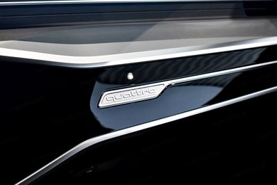 Audi A6 40 TDI quattro S Line Avant