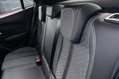 Peugeot 2008 Allure e-DCS 1.2 mHEV