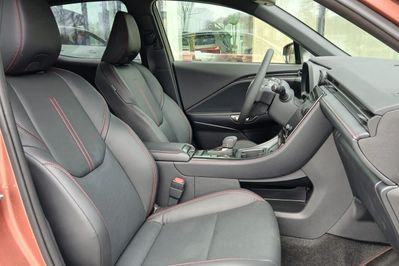 Lexus LBX 1.5 Hybrid Emotion