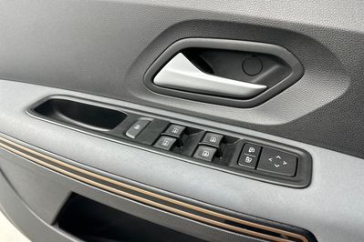Dacia Jogger Expression 1.6 Hybrid AT 7-miejsc