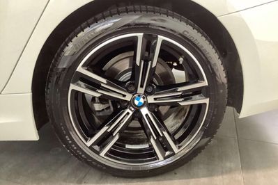 BMW Seria 3 330e M Sport